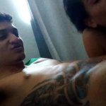 100 echte porno home-video met een slanke latina hottie die haar hete macho bevredigt