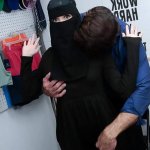 Officer Confronts Hijab Shoplifter Teen About Her Crime