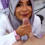 Inexperienced arab girl in hijab gives blowjob gets fucked