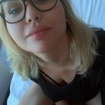 Een blonde Russische tiener heeft hete anale seks