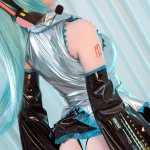 Hatsune Miku cosplay by Disharmonica on DeviantArt