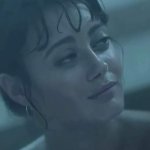 Ella purnell topless en erotische scènes uit de film