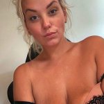 New to NSFWTWT but always horny.. Sarah Sophia 27 yo Amsterdam OFFancentroFanslyF2FCustom content Selling undiessocksshoes Selling feet pics If your into it just call me