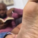 Black hunk voet aanbeden en helemaal over heerlijke voeten gelikt