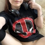 I heard somewhere that nerd pussy tastes the best...anyone willing to help me test that