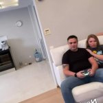 Pacar Rusia ngapusi pacare karo kanca paling apik ing krasan