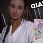 Faxineira colombiana limpando meu apartamento em Medelln
