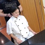 Sexy privé chef is verleid met een massage