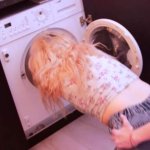 Zo moe van deze vervelende stiefzus! De slechtste lesbische porno ooit