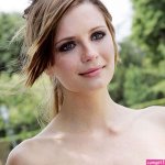 Mischa Barton ex she claims was trying to sell sex tape file joint restraining order