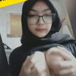 ABG Jilbab Kacamata Cantik Tobrut