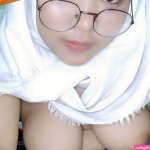 Jilbab Bugil