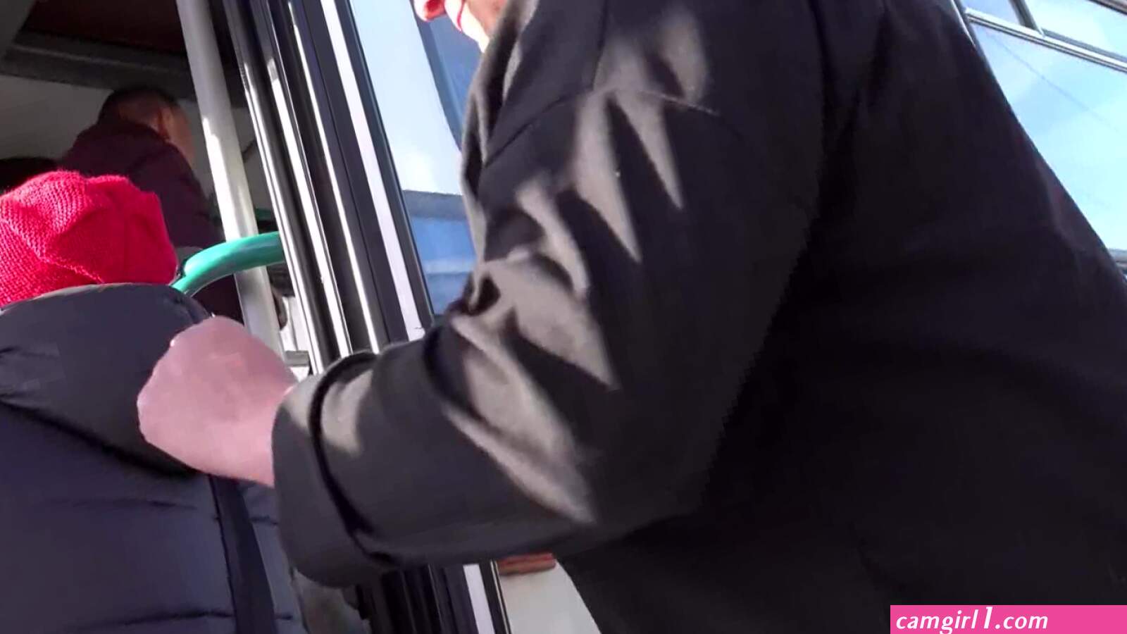 Boobs show bus (photos)