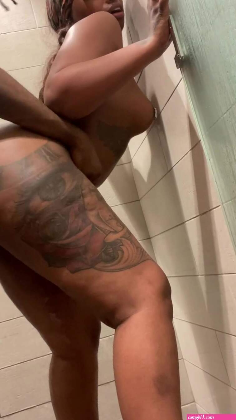 Famousryleighh fuck (photos)