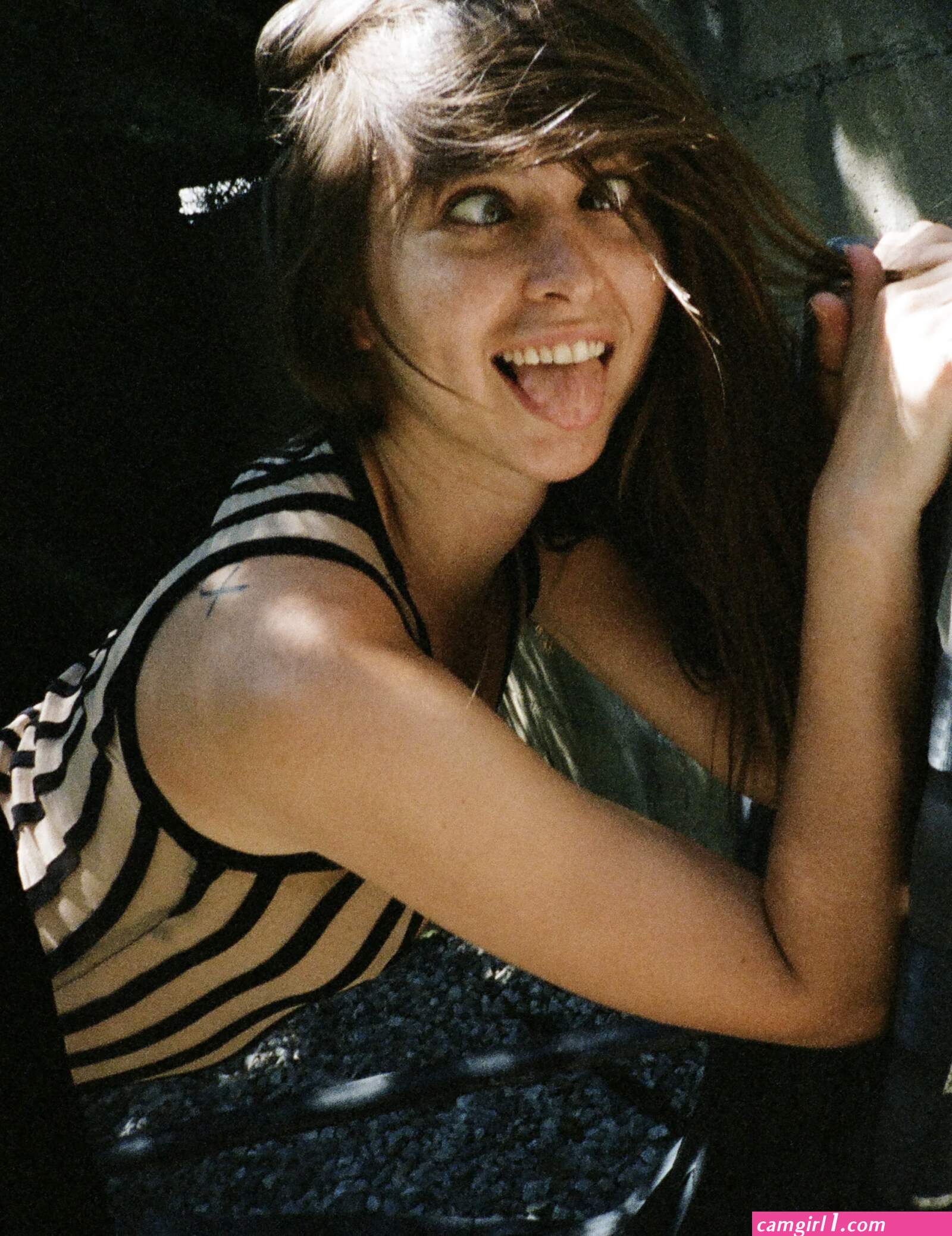 Riley reid so young so sexy (photos)